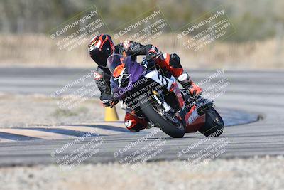 media/Dec-01-2025-Moto Forza (Mon) [[2daa91e15f]]/1-Advanced Group/Session 3 (Turn 3)/